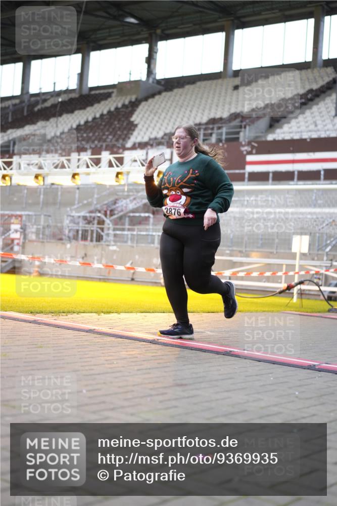 07.12.2025 - St. Pauli X-Mass-Run No. 15 Patografie http://msf.ph/oto/9369935 07.12.2025 11:30:18 Ziel 2020, 2509, 2705, 2876 meine-sportfotos.de