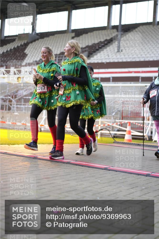 07.12.2025 - St. Pauli X-Mass-Run No. 15 Patografie http://msf.ph/oto/9369963 07.12.2025 11:30:42 Ziel 487, 539, 579, 581, 848, 865, 870, 872, 2307, 2308, 2311, 2314, 2317, 2319, 2449, 2450, 2871 meine-sportfotos.de