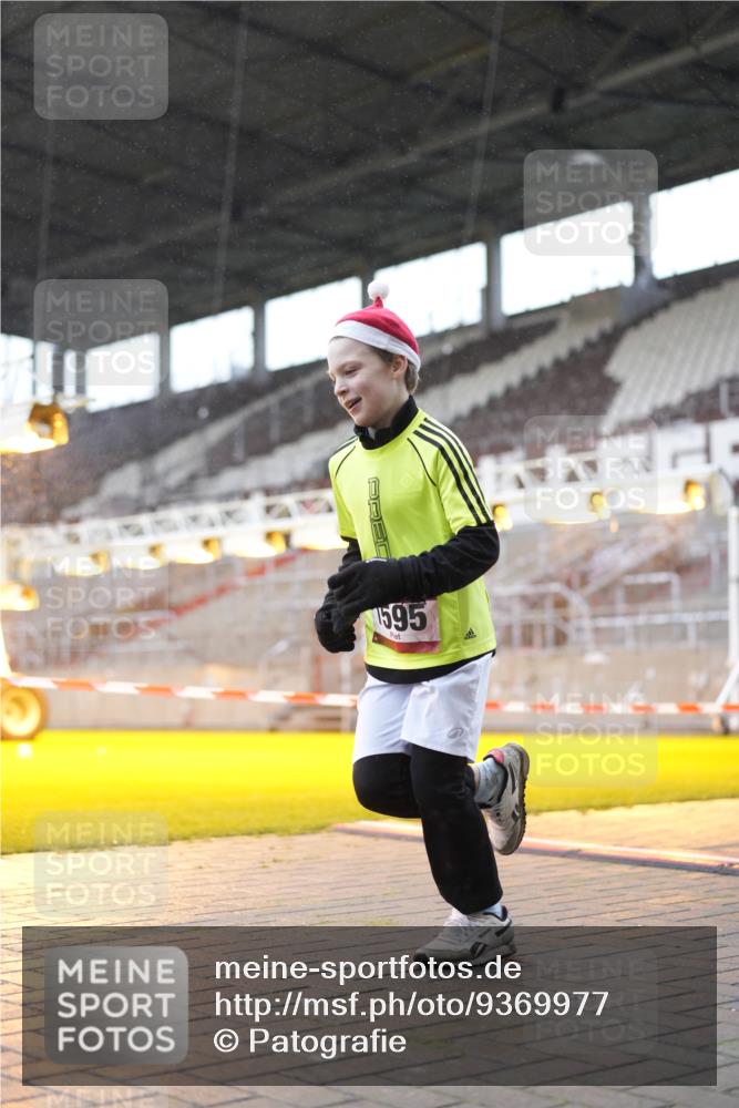 07.12.2025 - St. Pauli X-Mass-Run No. 15 Patografie http://msf.ph/oto/9369977 07.12.2025 11:30:53 Ziel 203, 487, 539, 554, 579, 581, 848, 1595, 2307, 2308, 2311, 2314, 2317, 2449, 2450, 3328 meine-sportfotos.de