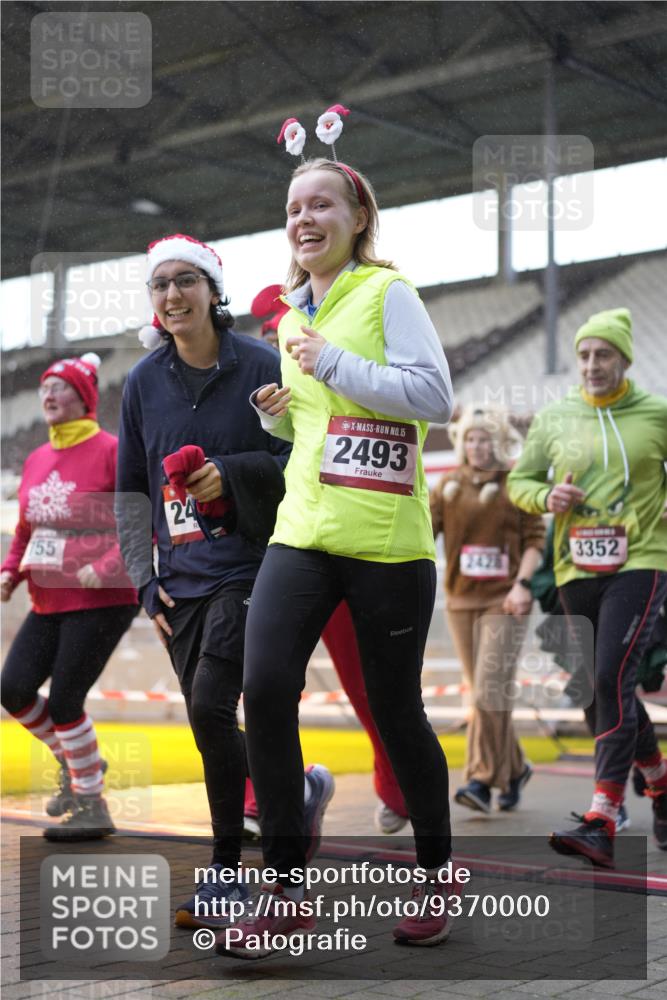 07.12.2025 - St. Pauli X-Mass-Run No. 15 Patografie http://msf.ph/oto/9370000 07.12.2025 11:31:10 Ziel 203, 329, 1755, 2428, 2429, 2430, 2492, 2493, 3181, 3182, 3184, 3238, 3239, 3352, 3436, 4105 meine-sportfotos.de