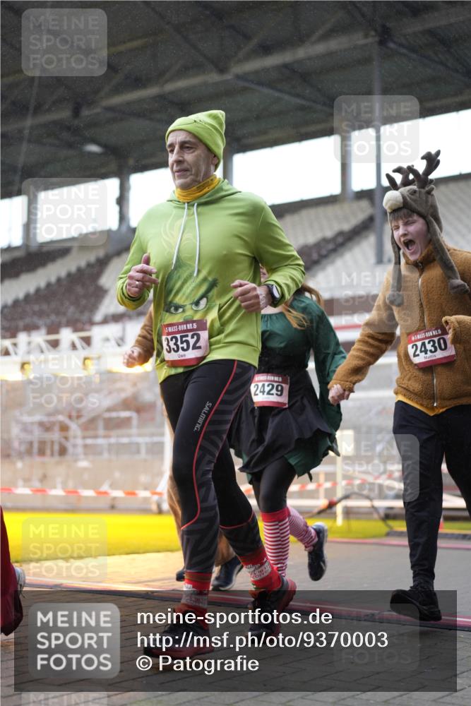 07.12.2025 - St. Pauli X-Mass-Run No. 15 Patografie http://msf.ph/oto/9370003 07.12.2025 11:31:11 Ziel 203, 329, 1755, 2428, 2429, 2430, 2492, 2493, 3181, 3182, 3184, 3238, 3239, 3352, 3436, 4105 meine-sportfotos.de