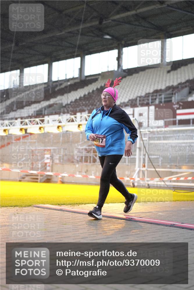 07.12.2025 - St. Pauli X-Mass-Run No. 15 Patografie http://msf.ph/oto/9370009 07.12.2025 11:31:20 Ziel 331, 1755, 2017, 2428, 2429, 2430, 2492, 2493, 3181, 3182, 3184, 3238, 3239, 3352, 3436, 3600, 4105 meine-sportfotos.de