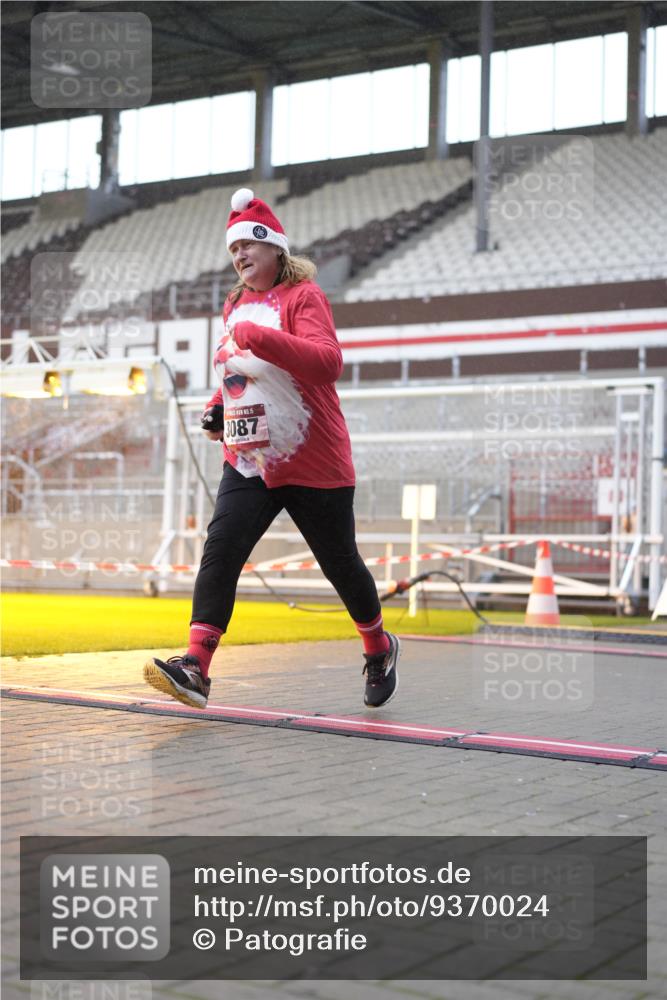 07.12.2025 - St. Pauli X-Mass-Run No. 15 Patografie http://msf.ph/oto/9370024 07.12.2025 11:31:29 Ziel 331, 2017, 3087, 3600 meine-sportfotos.de