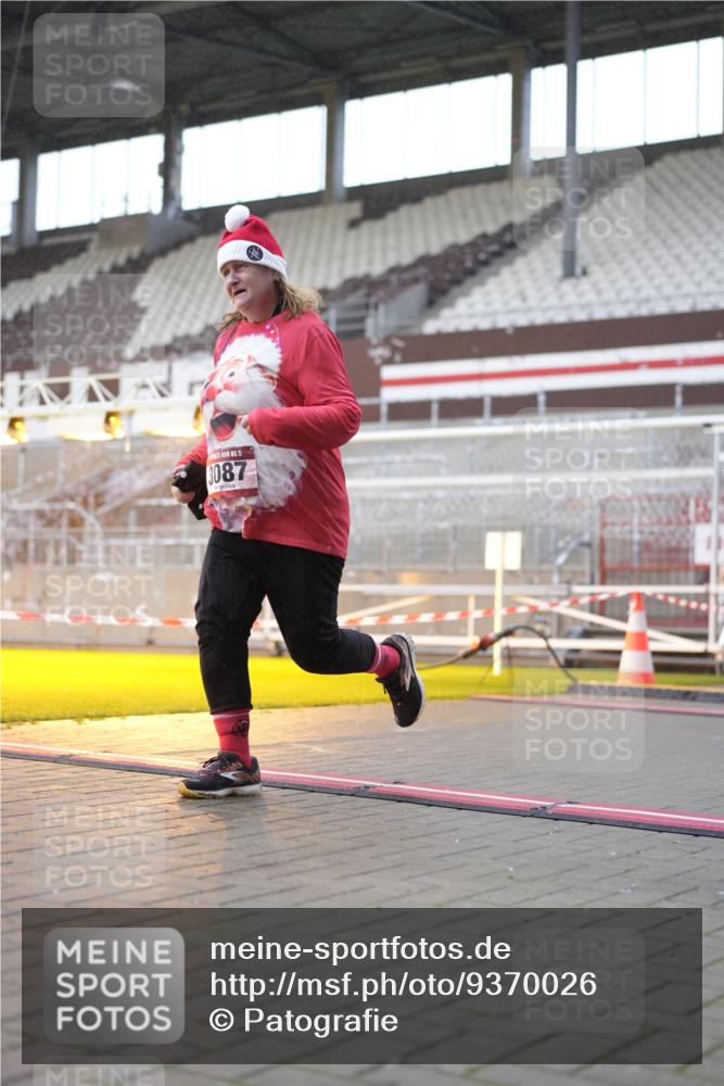 07.12.2025 - St. Pauli X-Mass-Run No. 15 Patografie http://msf.ph/oto/9370026 07.12.2025 11:31:29 Ziel 331, 2017, 3087, 3600 meine-sportfotos.de