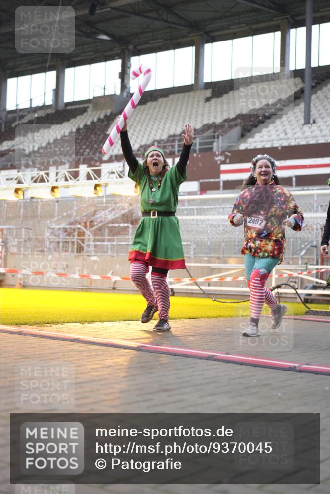 07.12.2025 - St. Pauli X-Mass-Run No. 15 Patografie http://msf.ph/oto/9370045 07.12.2025 11:31:42 Ziel 2048, 2497, 2523, 2527, 2587, 2654, 2656, 3087, 3678 meine-sportfotos.de