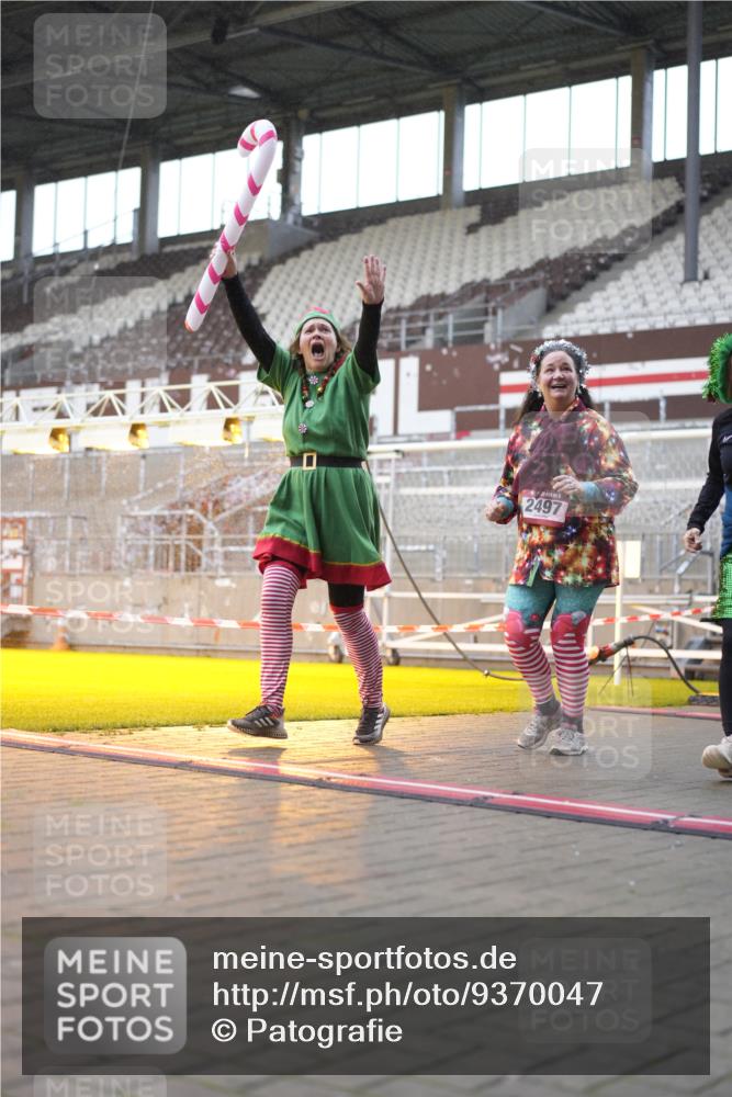 07.12.2025 - St. Pauli X-Mass-Run No. 15 Patografie http://msf.ph/oto/9370047 07.12.2025 11:31:42 Ziel 2048, 2497, 2523, 2527, 2587, 2654, 2656, 3087, 3678 meine-sportfotos.de