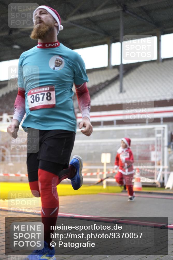 07.12.2025 - St. Pauli X-Mass-Run No. 15 Patografie http://msf.ph/oto/9370057 07.12.2025 11:31:44 Ziel 2048, 2050, 2497, 2523, 2527, 2587, 2654, 2656, 3678, 4642 meine-sportfotos.de