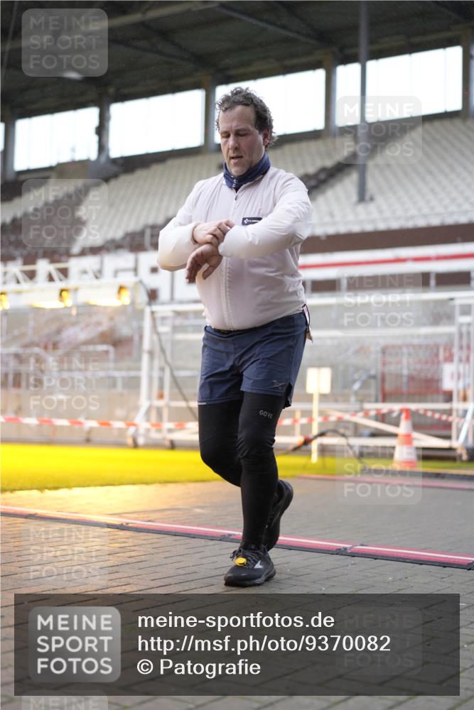 07.12.2025 - St. Pauli X-Mass-Run No. 15 Patografie http://msf.ph/oto/9370082 07.12.2025 11:32:00 Ziel 2048, 2050, 2120, 3343, 4633, 4640, 4642 meine-sportfotos.de