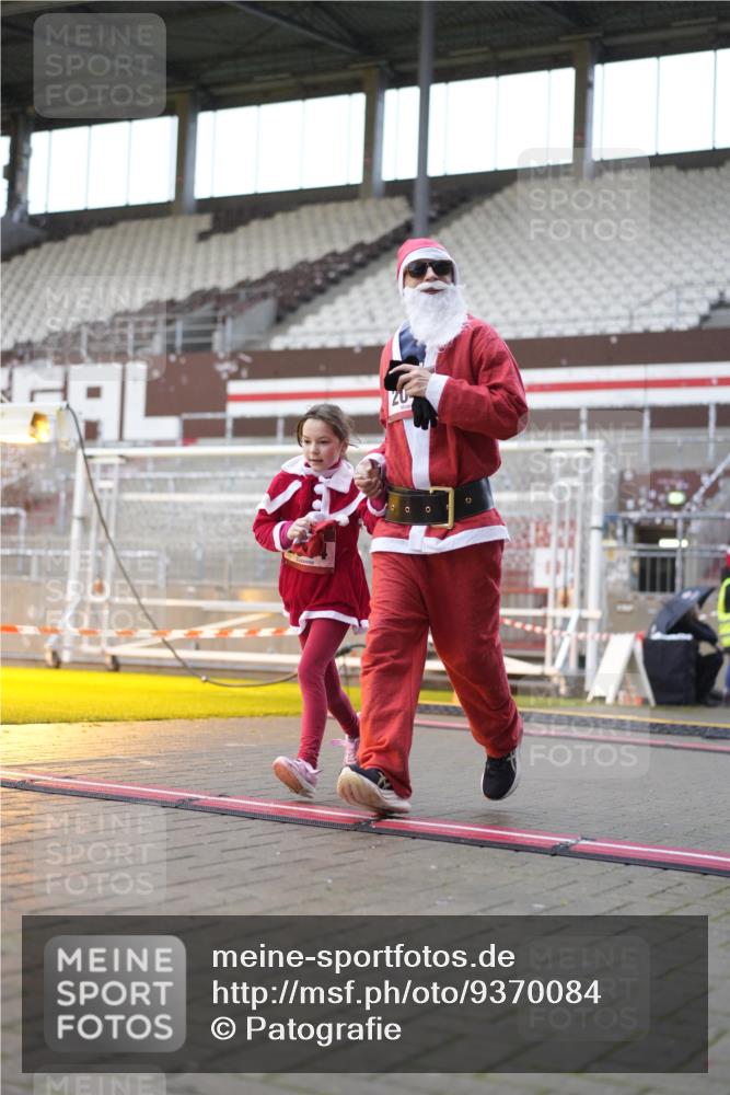 07.12.2025 - St. Pauli X-Mass-Run No. 15 Patografie http://msf.ph/oto/9370084 07.12.2025 11:32:08 Ziel 1081, 2043, 2044, 3173, 3177, 3343, 4640 meine-sportfotos.de