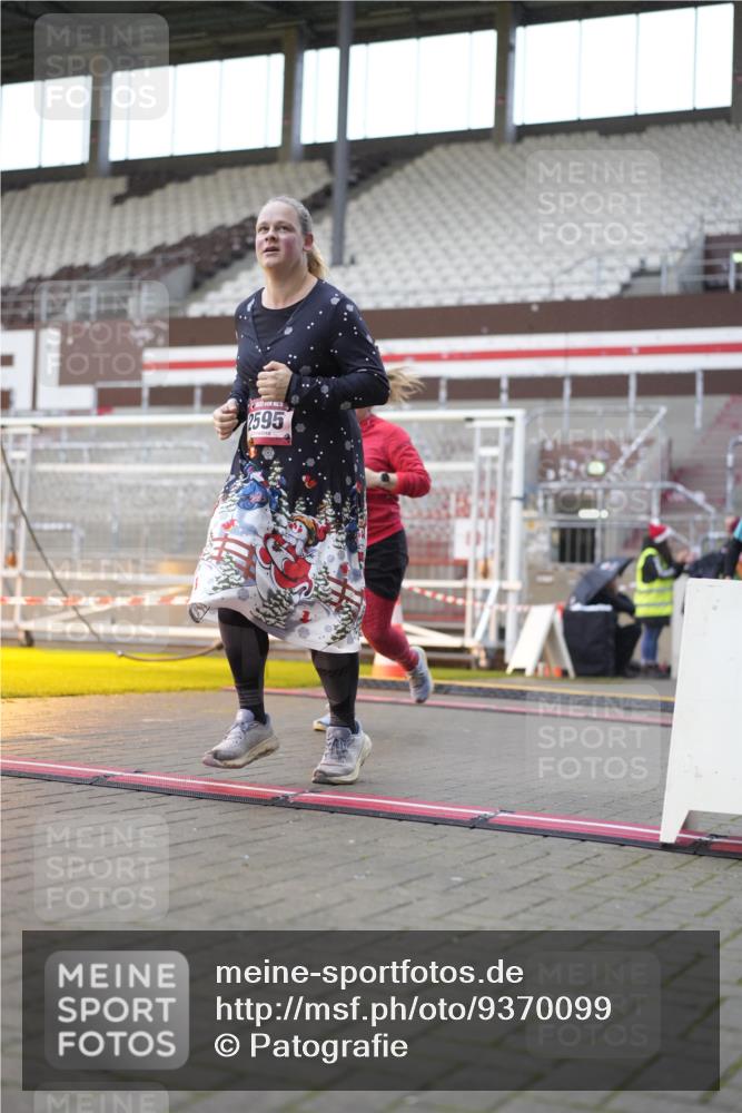 07.12.2025 - St. Pauli X-Mass-Run No. 15 Patografie http://msf.ph/oto/9370099 07.12.2025 11:32:17 Ziel 1081, 2043, 2044, 2283, 2419, 2595, 3173, 3177 meine-sportfotos.de