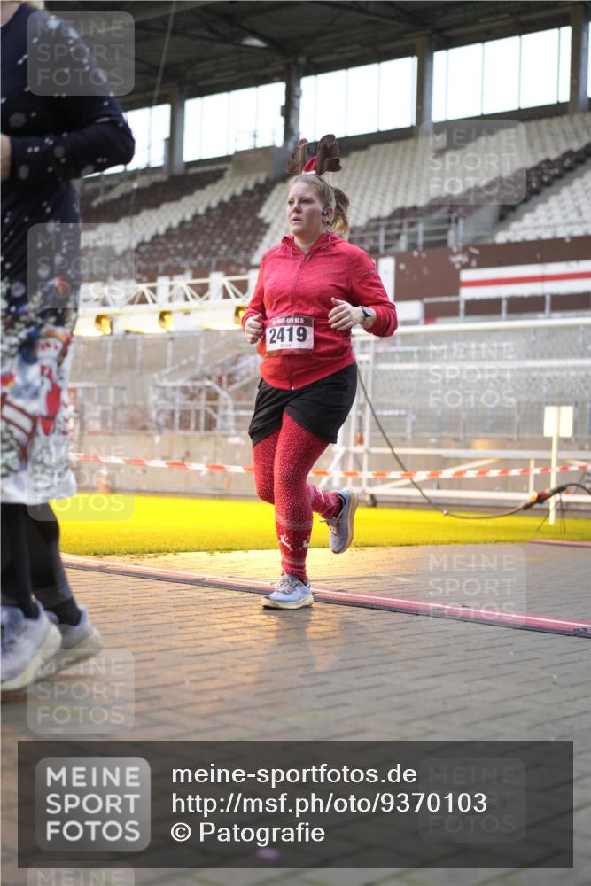07.12.2025 - St. Pauli X-Mass-Run No. 15 Patografie http://msf.ph/oto/9370103 07.12.2025 11:32:18 Ziel 1081, 2043, 2044, 2283, 2419, 2595, 3173, 3177 meine-sportfotos.de