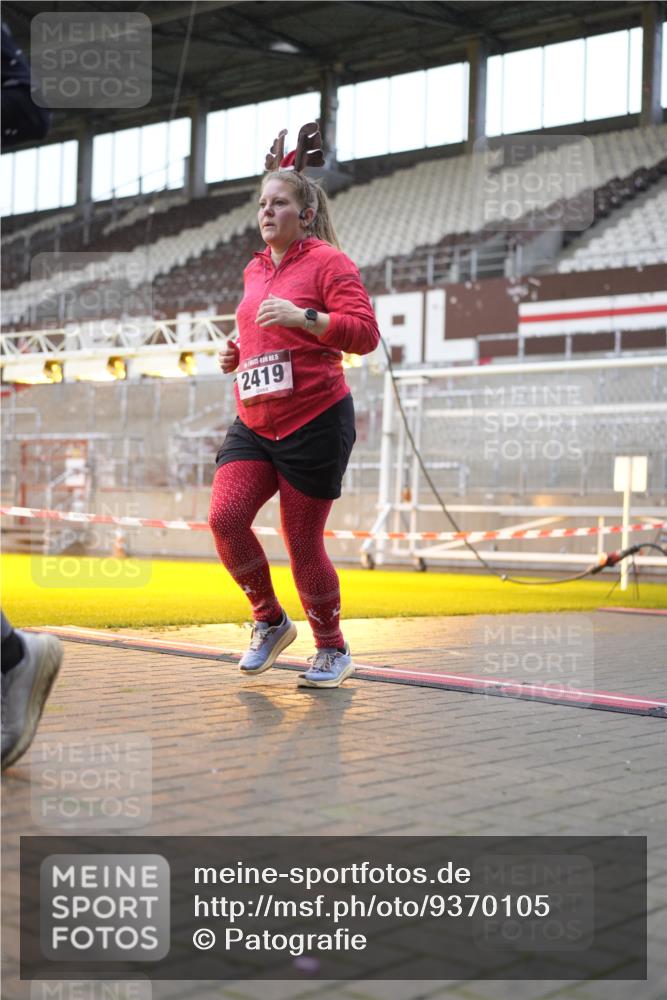 07.12.2025 - St. Pauli X-Mass-Run No. 15 Patografie http://msf.ph/oto/9370105 07.12.2025 11:32:18 Ziel 1081, 2043, 2044, 2283, 2419, 2595, 3173, 3177 meine-sportfotos.de