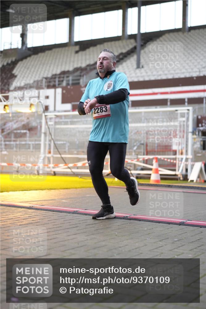 07.12.2025 - St. Pauli X-Mass-Run No. 15 Patografie http://msf.ph/oto/9370109 07.12.2025 11:32:19 Ziel 1081, 2043, 2044, 2283, 2419, 2595, 3173, 3177 meine-sportfotos.de