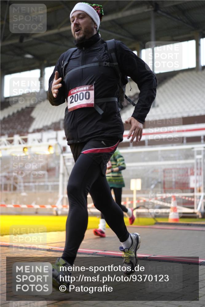 07.12.2025 - St. Pauli X-Mass-Run No. 15 Patografie http://msf.ph/oto/9370123 07.12.2025 11:32:29 Ziel 1884, 1886, 1998, 1999, 2000, 2015, 2283, 2419, 2595 meine-sportfotos.de