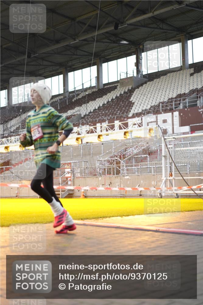 07.12.2025 - St. Pauli X-Mass-Run No. 15 Patografie http://msf.ph/oto/9370125 07.12.2025 11:32:29 Ziel 1884, 1886, 1998, 1999, 2000, 2015, 2283, 2419, 2595 meine-sportfotos.de