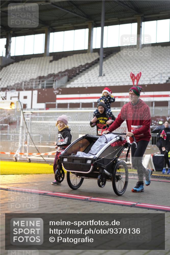 07.12.2025 - St. Pauli X-Mass-Run No. 15 Patografie http://msf.ph/oto/9370136 07.12.2025 11:32:52 Ziel 477, 2107, 2113, 2278, 2281, 2282, 2284, 3269, 3271 meine-sportfotos.de
