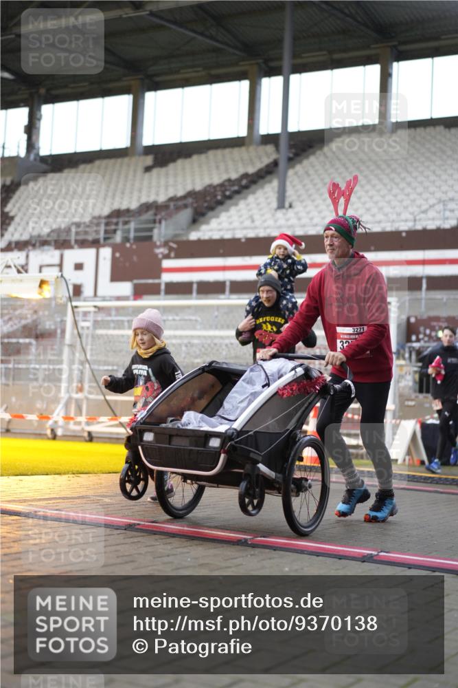 07.12.2025 - St. Pauli X-Mass-Run No. 15 Patografie http://msf.ph/oto/9370138 07.12.2025 11:32:52 Ziel 477, 2107, 2113, 2278, 2281, 2282, 2284, 3269, 3271 meine-sportfotos.de