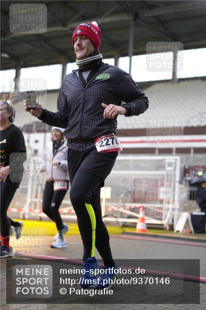 07.12.2025 - St. Pauli X-Mass-Run No. 15 Patografie http://msf.ph/oto/9370146 07.12.2025 11:32:55 Ziel 1013, 2107, 2113, 2278, 2281, 2282, 2284, 3269, 3271 meine-sportfotos.de