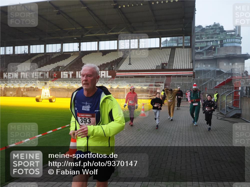 07.12.2025 - St. Pauli X-Mass-Run No. 15 Fabian Wolf http://msf.ph/oto/9370147 07.12.2025 10:01:30 Ziel 118, 393, 780, 783, 804, 1124, 1294, 1760, 3187, 3878 meine-sportfotos.de