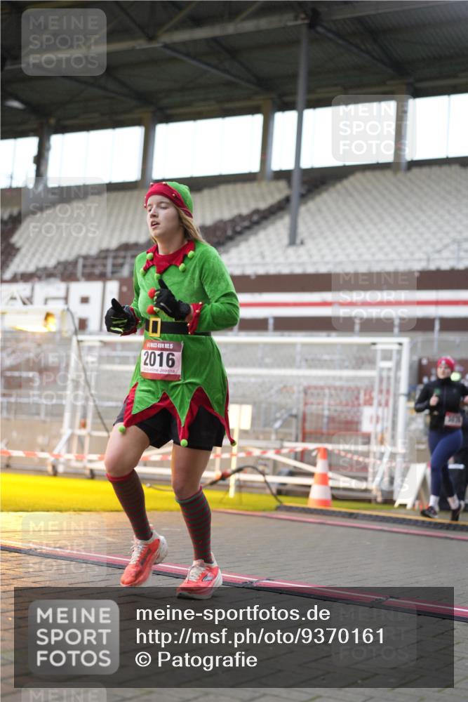 07.12.2025 - St. Pauli X-Mass-Run No. 15 Patografie http://msf.ph/oto/9370161 07.12.2025 11:33:06 Ziel 321, 977, 1013, 1591, 2005, 2016, 2107, 2113, 2278, 2281, 2282, 2284, 2612, 2613, 2614, 2620, 2662, 3039, 3041, 3269, 3271 meine-sportfotos.de