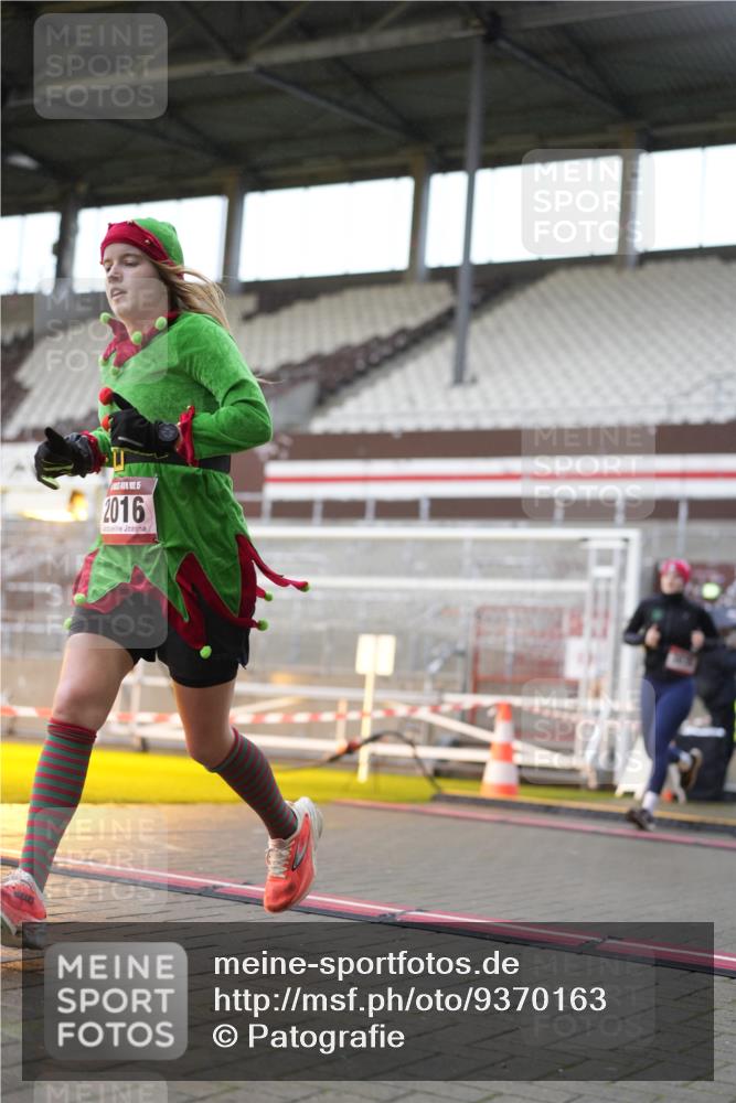07.12.2025 - St. Pauli X-Mass-Run No. 15 Patografie http://msf.ph/oto/9370163 07.12.2025 11:33:06 Ziel 321, 977, 1013, 1591, 2005, 2016, 2107, 2113, 2278, 2281, 2282, 2284, 2612, 2613, 2614, 2620, 2662, 3039, 3041, 3269, 3271 meine-sportfotos.de