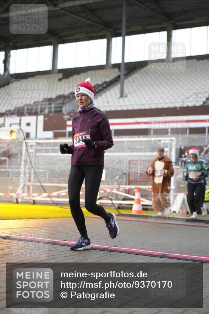 07.12.2025 - St. Pauli X-Mass-Run No. 15 Patografie http://msf.ph/oto/9370170 07.12.2025 11:33:08 Ziel 321, 977, 1013, 1591, 2005, 2016, 2107, 2113, 2278, 2281, 2282, 2284, 2612, 2613, 2614, 2620, 2662, 3039, 3041, 3269 meine-sportfotos.de