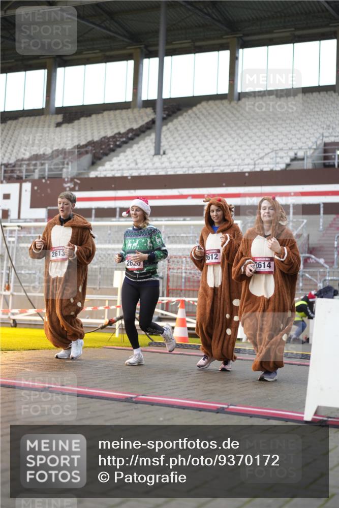07.12.2025 - St. Pauli X-Mass-Run No. 15 Patografie http://msf.ph/oto/9370172 07.12.2025 11:33:10 Ziel 321, 977, 1013, 1591, 2005, 2016, 2278, 2281, 2282, 2284, 2612, 2613, 2614, 2620, 2662, 3039, 3041 meine-sportfotos.de