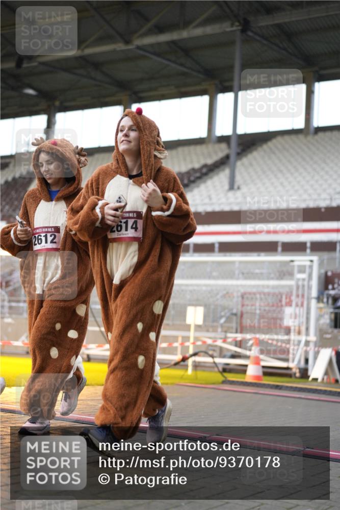 07.12.2025 - St. Pauli X-Mass-Run No. 15 Patografie http://msf.ph/oto/9370178 07.12.2025 11:33:11 Ziel 321, 977, 1013, 1591, 2005, 2016, 2612, 2613, 2614, 2620, 2662, 3039, 3041, 3166, 3169 meine-sportfotos.de