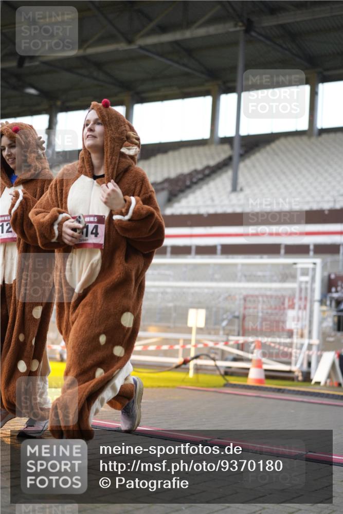 07.12.2025 - St. Pauli X-Mass-Run No. 15 Patografie http://msf.ph/oto/9370180 07.12.2025 11:33:11 Ziel 321, 977, 1013, 1591, 2005, 2016, 2612, 2613, 2614, 2620, 2662, 3039, 3041, 3166, 3169 meine-sportfotos.de