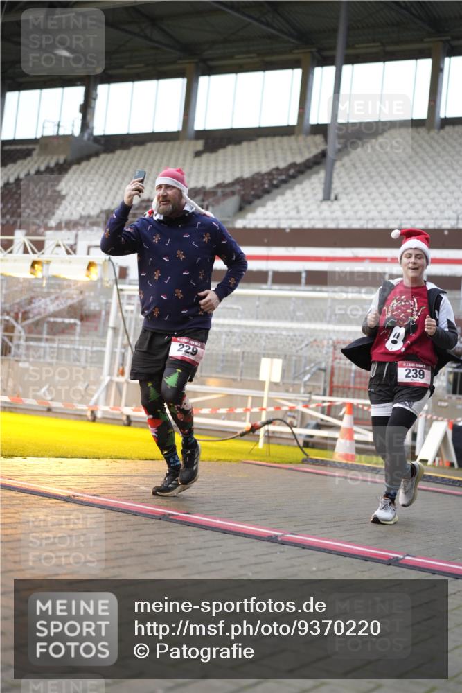 07.12.2025 - St. Pauli X-Mass-Run No. 15 Patografie http://msf.ph/oto/9370220 07.12.2025 11:33:39 Ziel 72, 85, 103, 229, 239, 260, 354, 378, 2219, 3253, 3254, 3601, 3737, 3740, 4649 meine-sportfotos.de