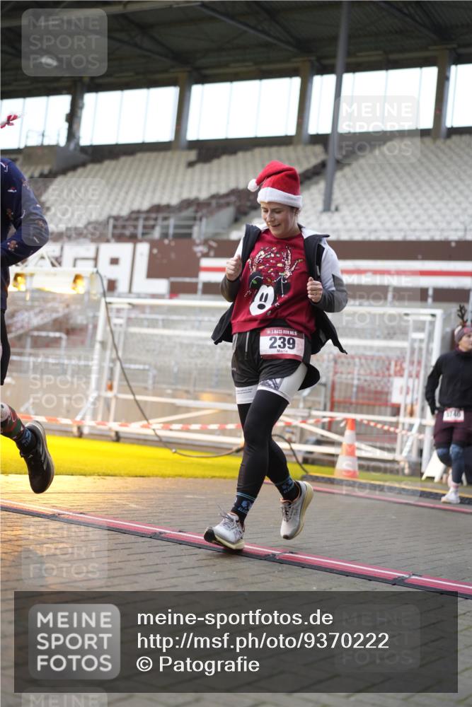07.12.2025 - St. Pauli X-Mass-Run No. 15 Patografie http://msf.ph/oto/9370222 07.12.2025 11:33:40 Ziel 72, 103, 229, 239, 354, 378, 2219, 3253, 3254, 3601, 3737, 3740, 4649 meine-sportfotos.de