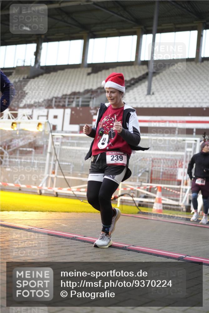 07.12.2025 - St. Pauli X-Mass-Run No. 15 Patografie http://msf.ph/oto/9370224 07.12.2025 11:33:40 Ziel 72, 103, 229, 239, 354, 378, 2219, 3253, 3254, 3601, 3737, 3740, 4649 meine-sportfotos.de