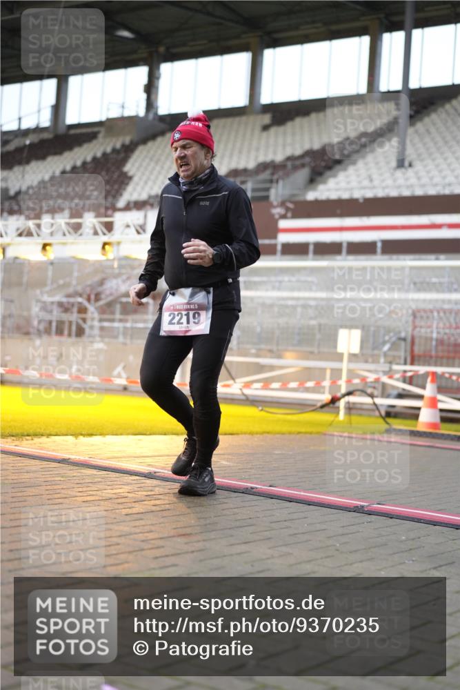 07.12.2025 - St. Pauli X-Mass-Run No. 15 Patografie http://msf.ph/oto/9370235 07.12.2025 11:33:45 Ziel 229, 239, 354, 378, 2056, 2219, 3601, 3737, 3740, 4649, 4844 meine-sportfotos.de