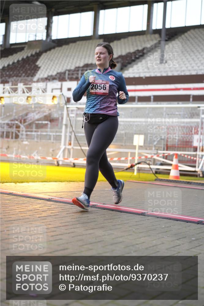 07.12.2025 - St. Pauli X-Mass-Run No. 15 Patografie http://msf.ph/oto/9370237 07.12.2025 11:33:48 Ziel 229, 239, 2056, 2219, 3601, 3737, 3740, 4844 meine-sportfotos.de