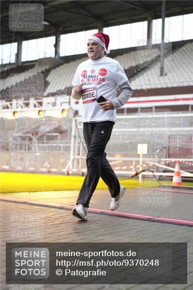 07.12.2025 - St. Pauli X-Mass-Run No. 15 Patografie http://msf.ph/oto/9370248 07.12.2025 11:33:52 Ziel 229, 239, 2056, 2219, 3139, 3549, 3601, 3737, 3740, 4844 meine-sportfotos.de