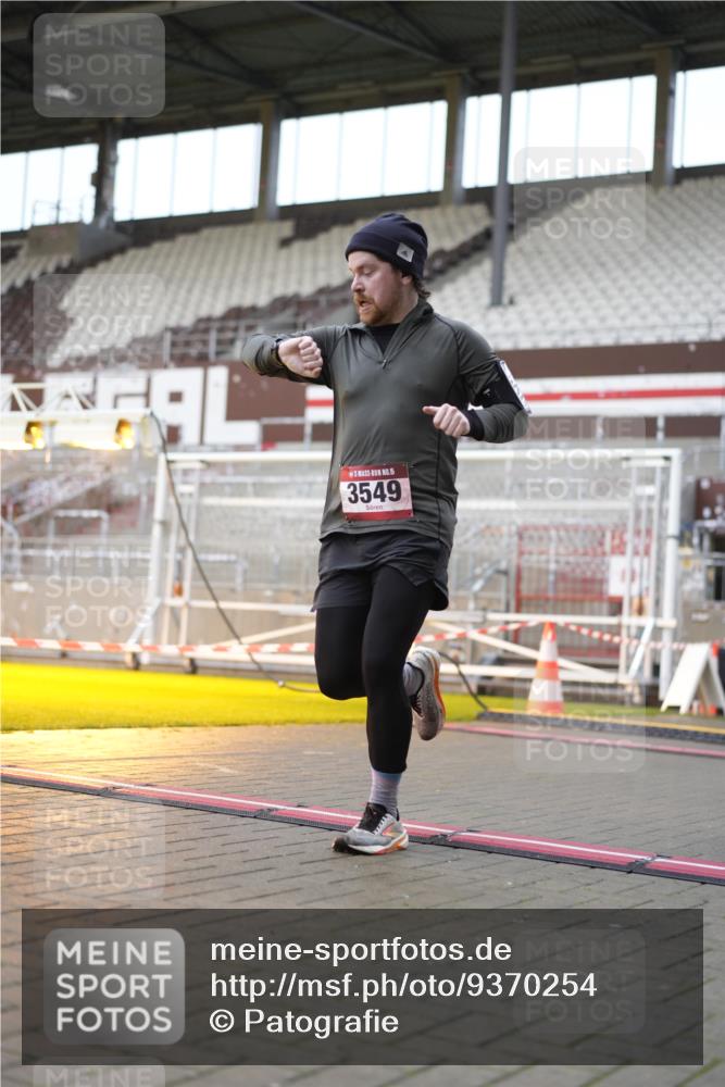 07.12.2025 - St. Pauli X-Mass-Run No. 15 Patografie http://msf.ph/oto/9370254 07.12.2025 11:33:54 Ziel 229, 239, 2056, 2219, 3139, 3549, 3601, 3737, 3740, 4844 meine-sportfotos.de