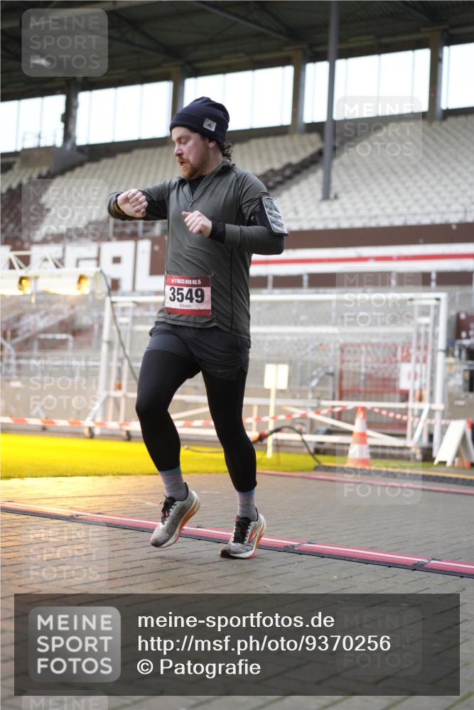 07.12.2025 - St. Pauli X-Mass-Run No. 15 Patografie http://msf.ph/oto/9370256 07.12.2025 11:33:54 Ziel 229, 239, 2056, 2219, 3139, 3549, 3601, 3737, 3740, 4844 meine-sportfotos.de