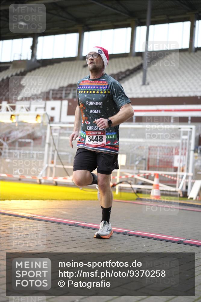 07.12.2025 - St. Pauli X-Mass-Run No. 15 Patografie http://msf.ph/oto/9370258 07.12.2025 11:34:00 Ziel 2056, 3139, 3448, 3549, 4844 meine-sportfotos.de