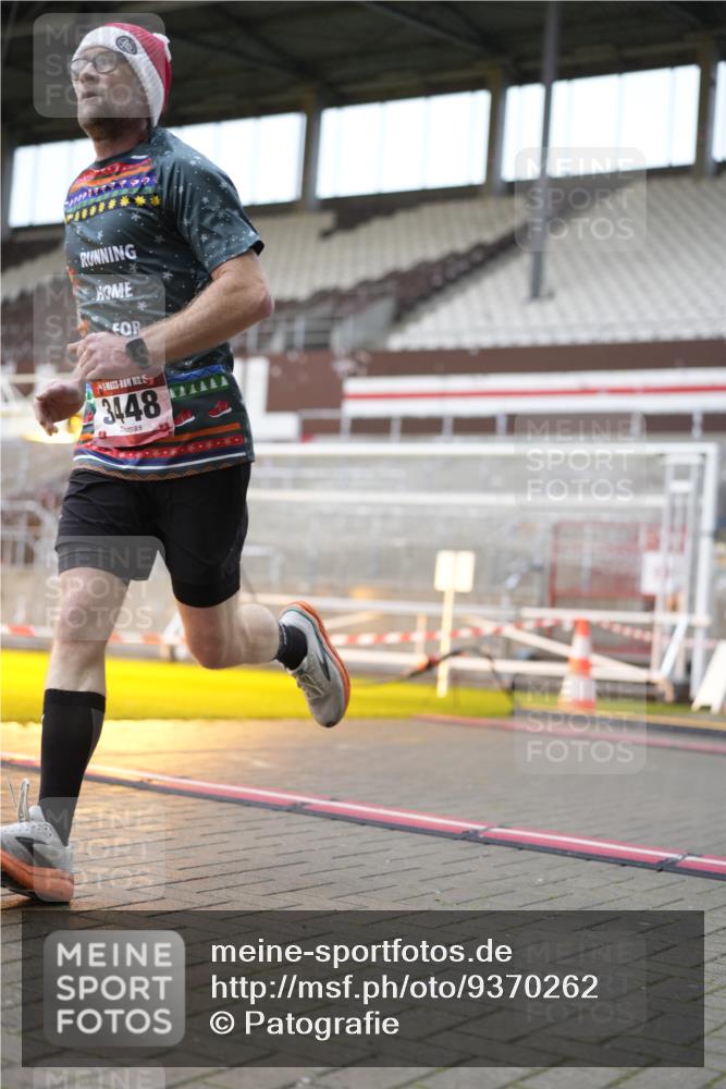 07.12.2025 - St. Pauli X-Mass-Run No. 15 Patografie http://msf.ph/oto/9370262 07.12.2025 11:34:00 Ziel 2056, 3139, 3448, 3549, 4844 meine-sportfotos.de