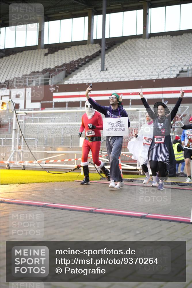 07.12.2025 - St. Pauli X-Mass-Run No. 15 Patografie http://msf.ph/oto/9370264 07.12.2025 11:34:07 Ziel 820, 825, 864, 869, 871, 1001, 1710, 1908, 2277, 2280, 2635, 3139, 3448, 3549 meine-sportfotos.de