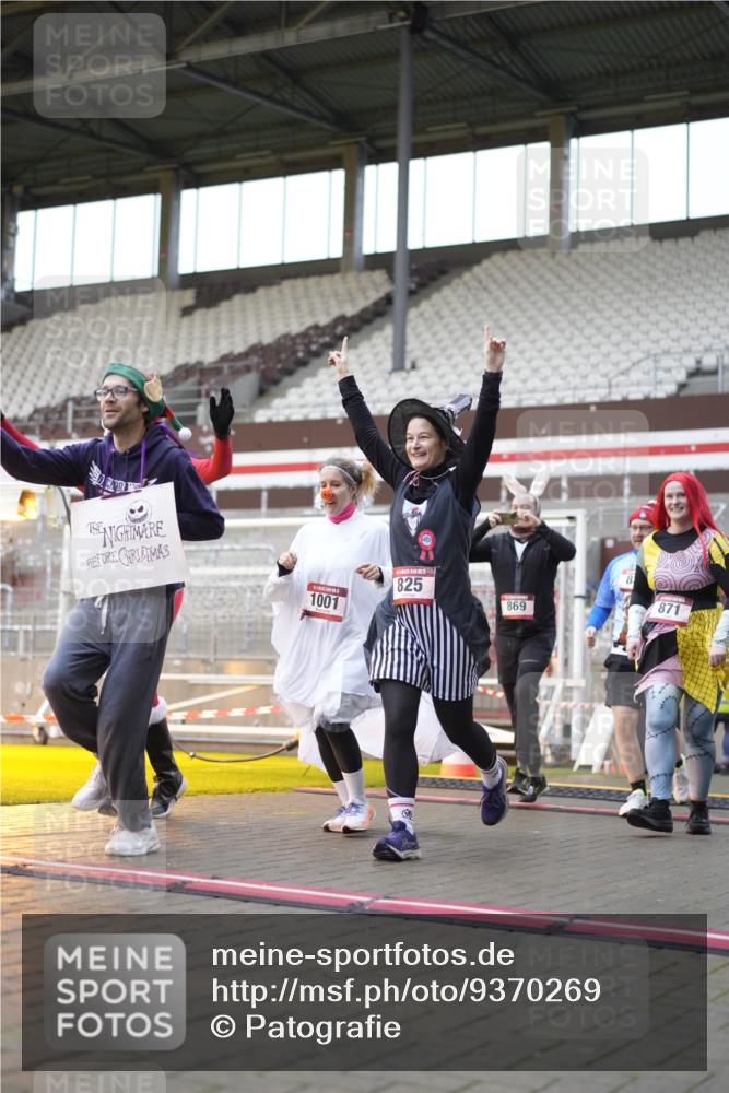 07.12.2025 - St. Pauli X-Mass-Run No. 15 Patografie http://msf.ph/oto/9370269 07.12.2025 11:34:08 Ziel 820, 825, 864, 869, 871, 1001, 1710, 1908, 2277, 2280, 2635, 3139, 3448, 3549 meine-sportfotos.de