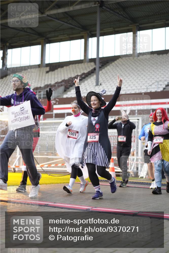 07.12.2025 - St. Pauli X-Mass-Run No. 15 Patografie http://msf.ph/oto/9370271 07.12.2025 11:34:08 Ziel 820, 825, 864, 869, 871, 1001, 1710, 1908, 2277, 2280, 2635, 3139, 3448, 3549 meine-sportfotos.de