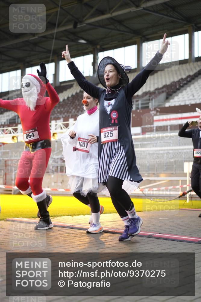07.12.2025 - St. Pauli X-Mass-Run No. 15 Patografie http://msf.ph/oto/9370275 07.12.2025 11:34:09 Ziel 820, 825, 864, 869, 871, 1001, 1710, 1908, 2277, 2280, 2635, 3139, 3448, 3549 meine-sportfotos.de