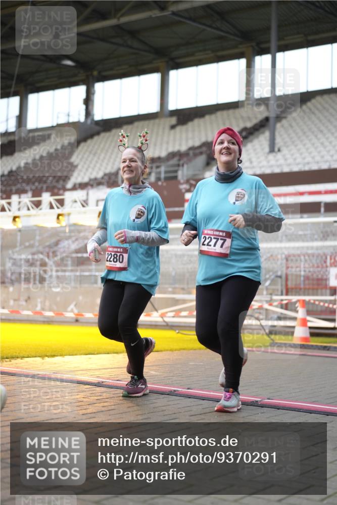 07.12.2025 - St. Pauli X-Mass-Run No. 15 Patografie http://msf.ph/oto/9370291 07.12.2025 11:34:13 Ziel 820, 825, 864, 869, 871, 1001, 1710, 1908, 2277, 2280, 2635, 3387, 3448 meine-sportfotos.de