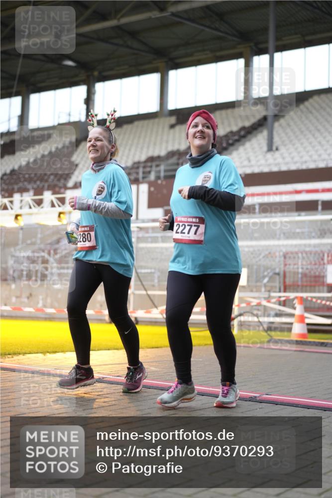07.12.2025 - St. Pauli X-Mass-Run No. 15 Patografie http://msf.ph/oto/9370293 07.12.2025 11:34:13 Ziel 820, 825, 864, 869, 871, 1001, 1710, 1908, 2277, 2280, 2635, 3387, 3448 meine-sportfotos.de