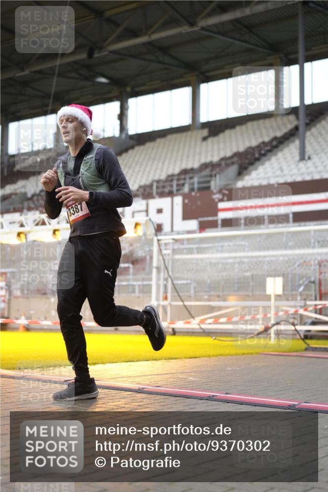 07.12.2025 - St. Pauli X-Mass-Run No. 15 Patografie http://msf.ph/oto/9370302 07.12.2025 11:34:17 Ziel 820, 825, 864, 869, 871, 1001, 1710, 1908, 2277, 2280, 2635, 2809, 3387 meine-sportfotos.de