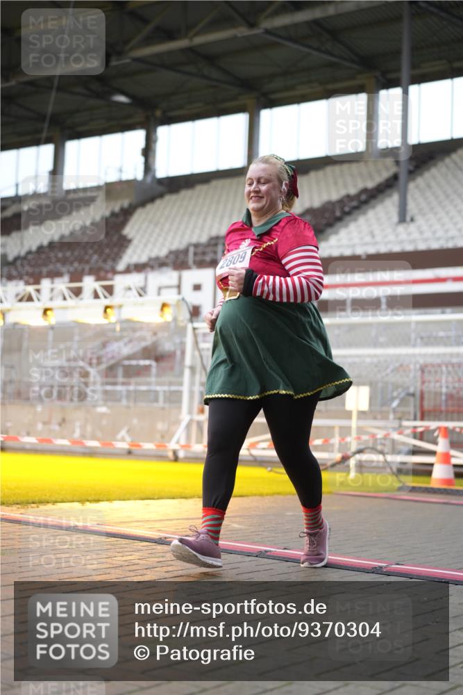 07.12.2025 - St. Pauli X-Mass-Run No. 15 Patografie http://msf.ph/oto/9370304 07.12.2025 11:34:20 Ziel 704, 820, 825, 864, 869, 871, 1001, 1710, 1908, 2277, 2280, 2635, 2809, 3387 meine-sportfotos.de