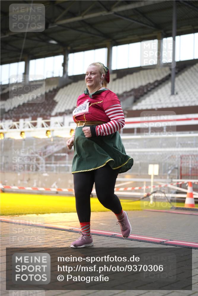 07.12.2025 - St. Pauli X-Mass-Run No. 15 Patografie http://msf.ph/oto/9370306 07.12.2025 11:34:20 Ziel 704, 820, 825, 864, 869, 871, 1001, 1710, 1908, 2277, 2280, 2635, 2809, 3387 meine-sportfotos.de