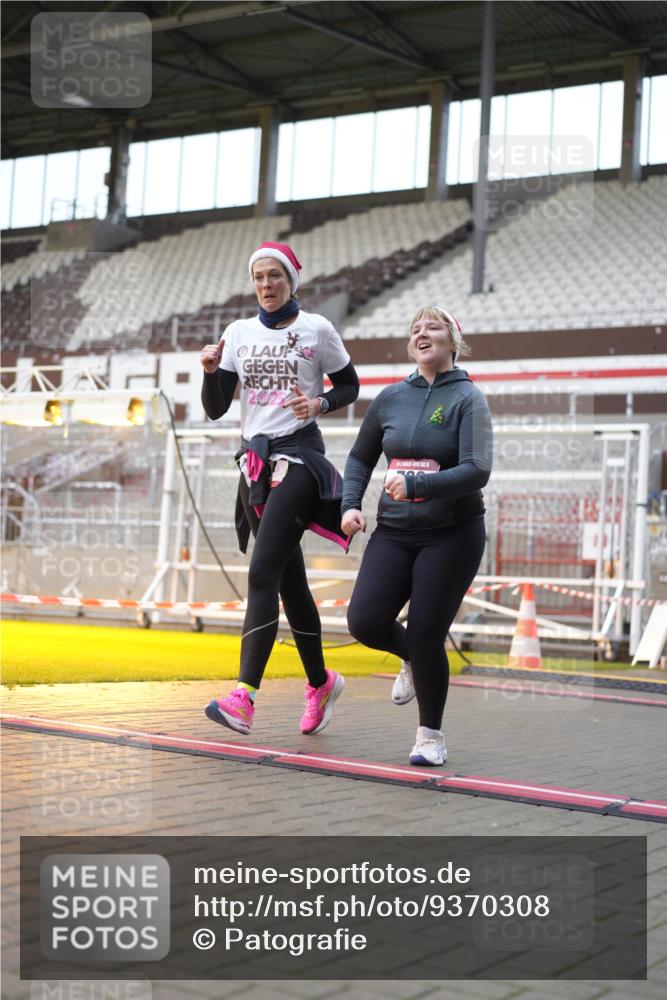 07.12.2025 - St. Pauli X-Mass-Run No. 15 Patografie http://msf.ph/oto/9370308 07.12.2025 11:34:26 Ziel 704, 782, 1908, 2277, 2280, 2635, 2809, 3387 meine-sportfotos.de
