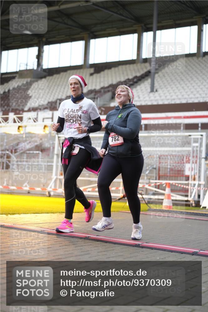 07.12.2025 - St. Pauli X-Mass-Run No. 15 Patografie http://msf.ph/oto/9370309 07.12.2025 11:34:26 Ziel 704, 782, 1908, 2277, 2280, 2635, 2809, 3387 meine-sportfotos.de